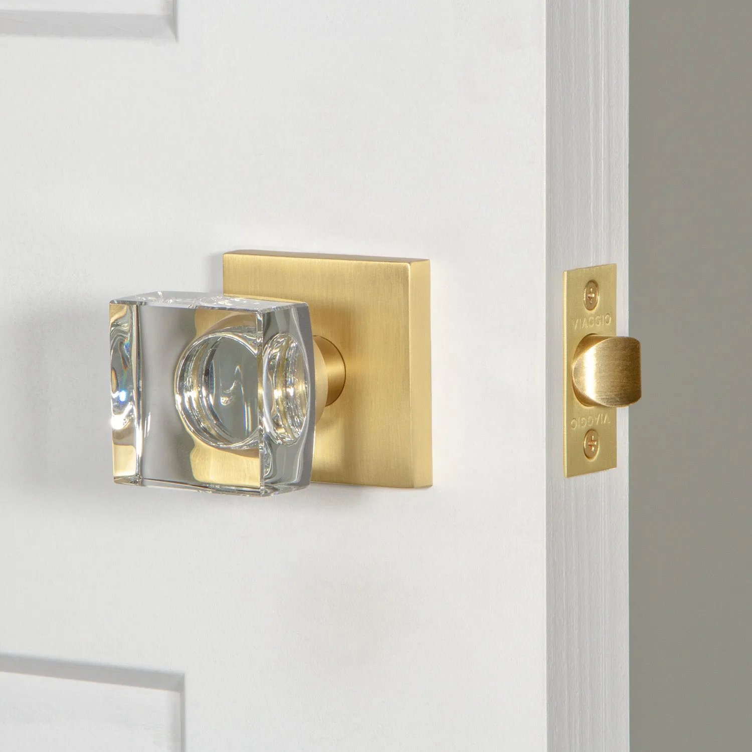 Quadrato Rosette with Quadrato Crystal Knob in Satin Brass